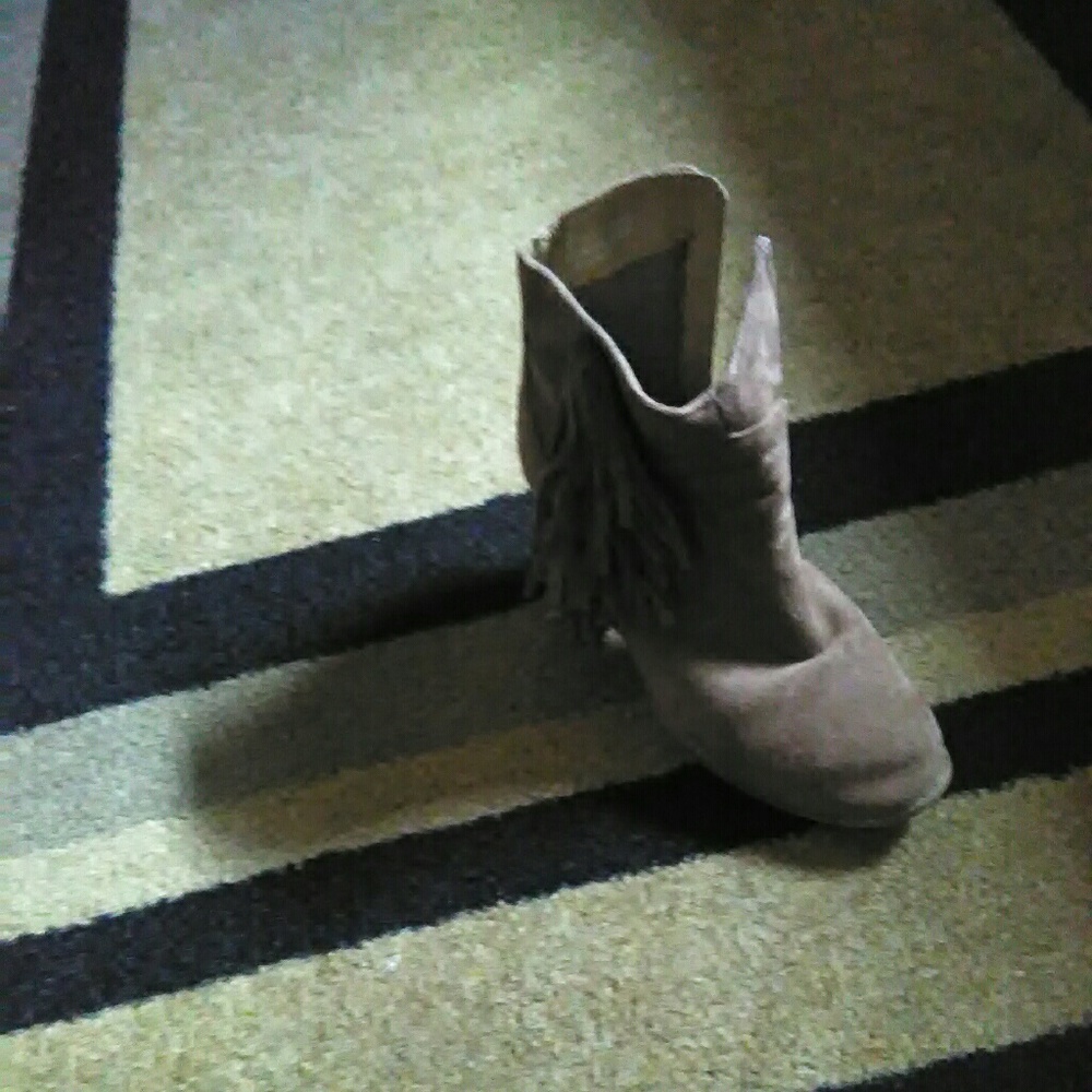 Wet seal fring boots